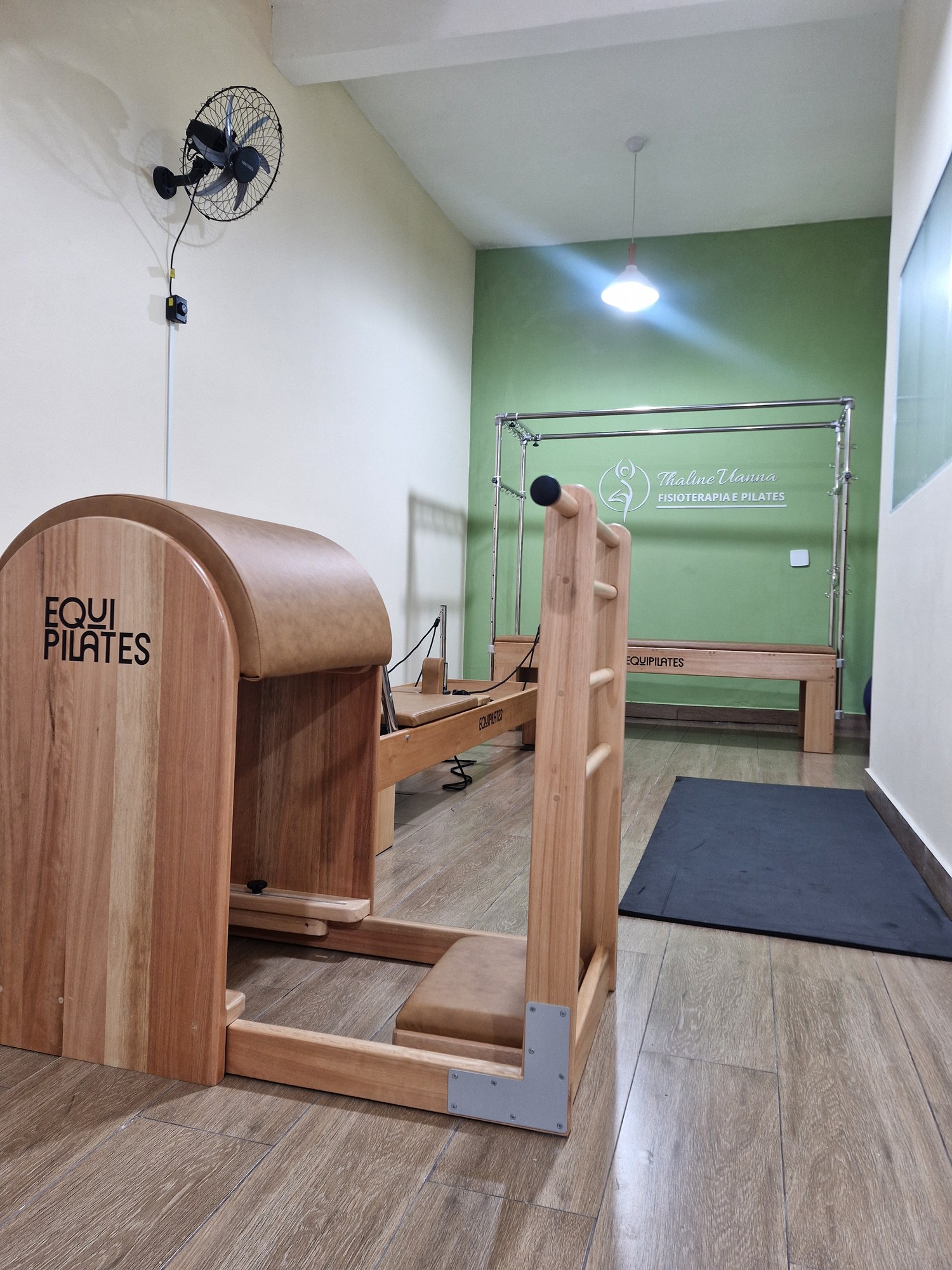 Aparelhos de Pilates Cadillac e Barrel no Studio Thaline Vianna